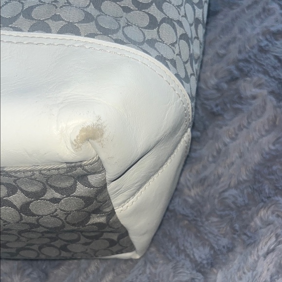 Coach Gray and White Geometric Shoulder Bag - Picture 13 of 17